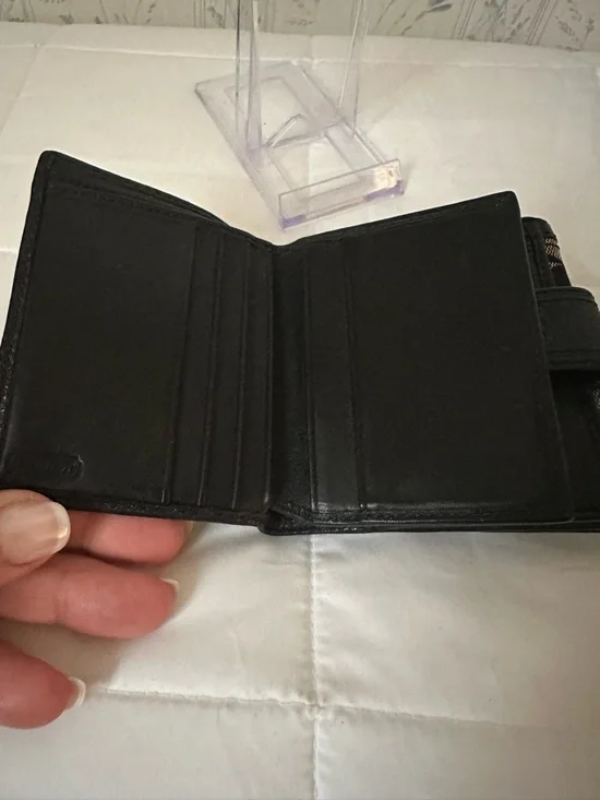 Coach Black and Cream Signature Buckle Wallet - Picture 12 of 16